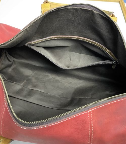 leather_duffel_bag_inside_lining_and_pocket