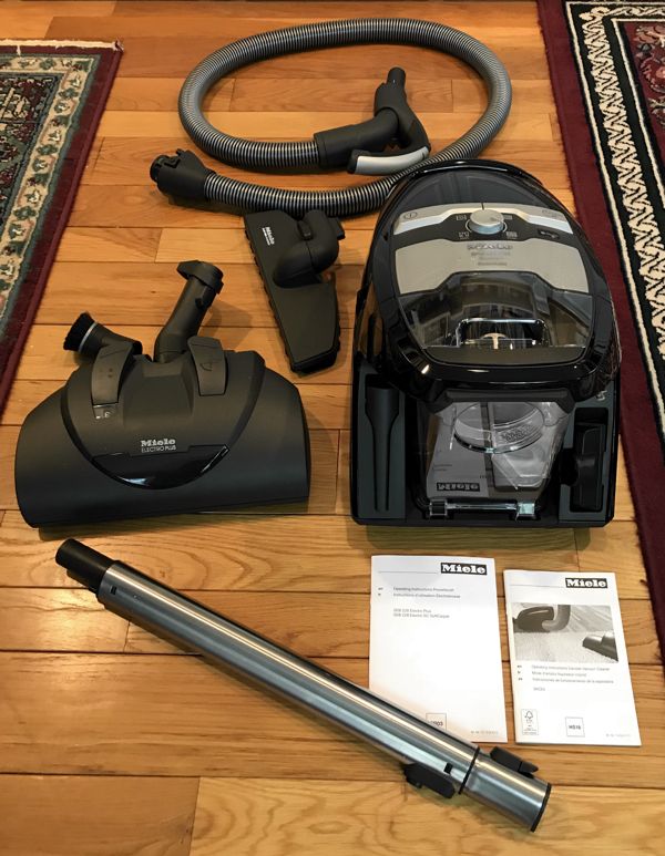 miele_bagless_canister_vacuum_everything_in_the_box